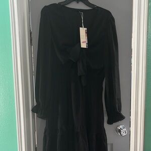 Women's Black Long-Sleeve Tie-Neck Tiered Dress